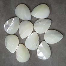 15X20 FACETED PEAR CABOCHON MOP WHITE(8PCS/BAG)